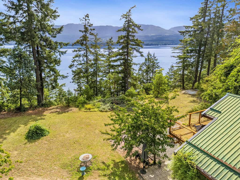 Oceanfront Gem, Denman Island