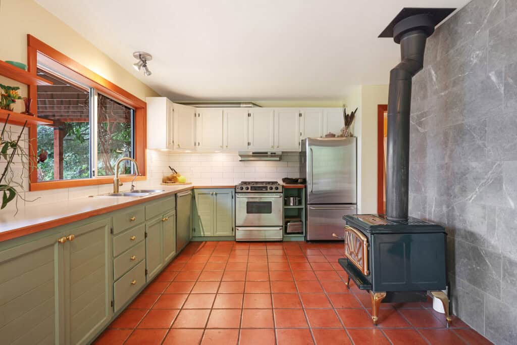 Oceanfront Gem, Denman Island