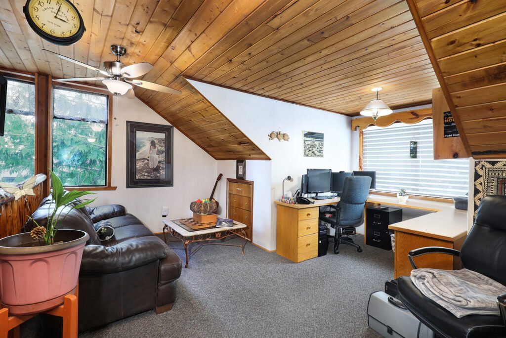 5966 Garvin Road, Union Bay