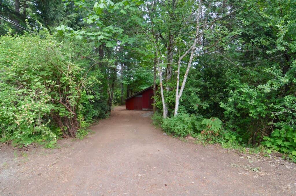 Forested Privacy Close to Town
